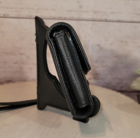 Kate Spade Black Saffiano Leather Wristlet Trifold Wallet - Picture 6 of 12